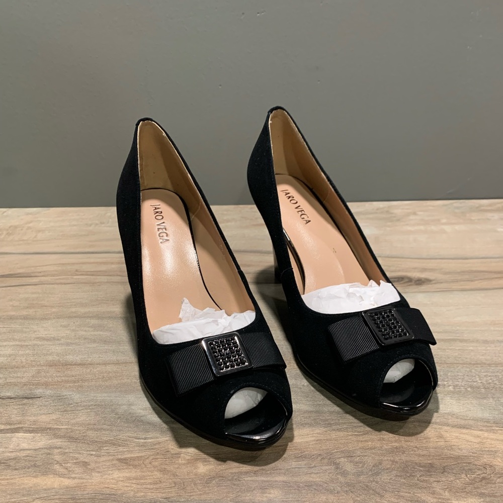 Dress Pumps with Peep Toe and Bow